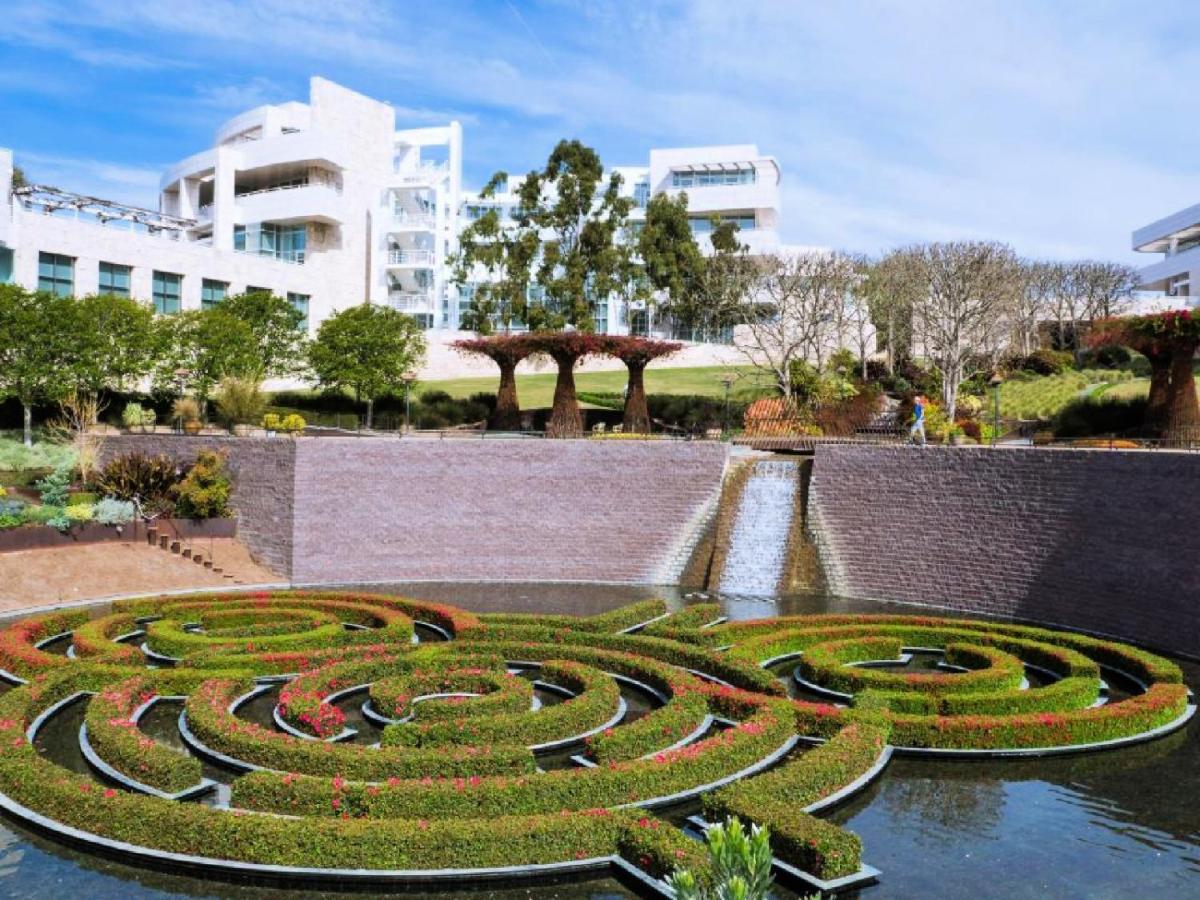 Premier Resort Style Living Minutes from Santa Monica - B&B Los Angeles