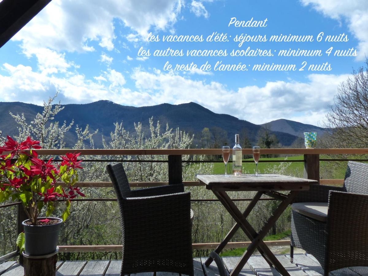 Eco-grange au milieu de notre ferme biologique O'Naturel - B&B Massat