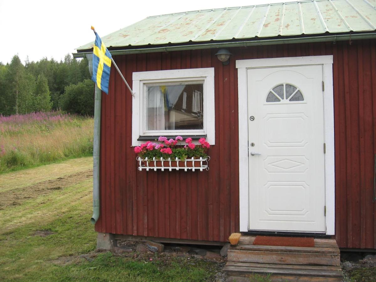Basic Triple Room with Shared Bathroom