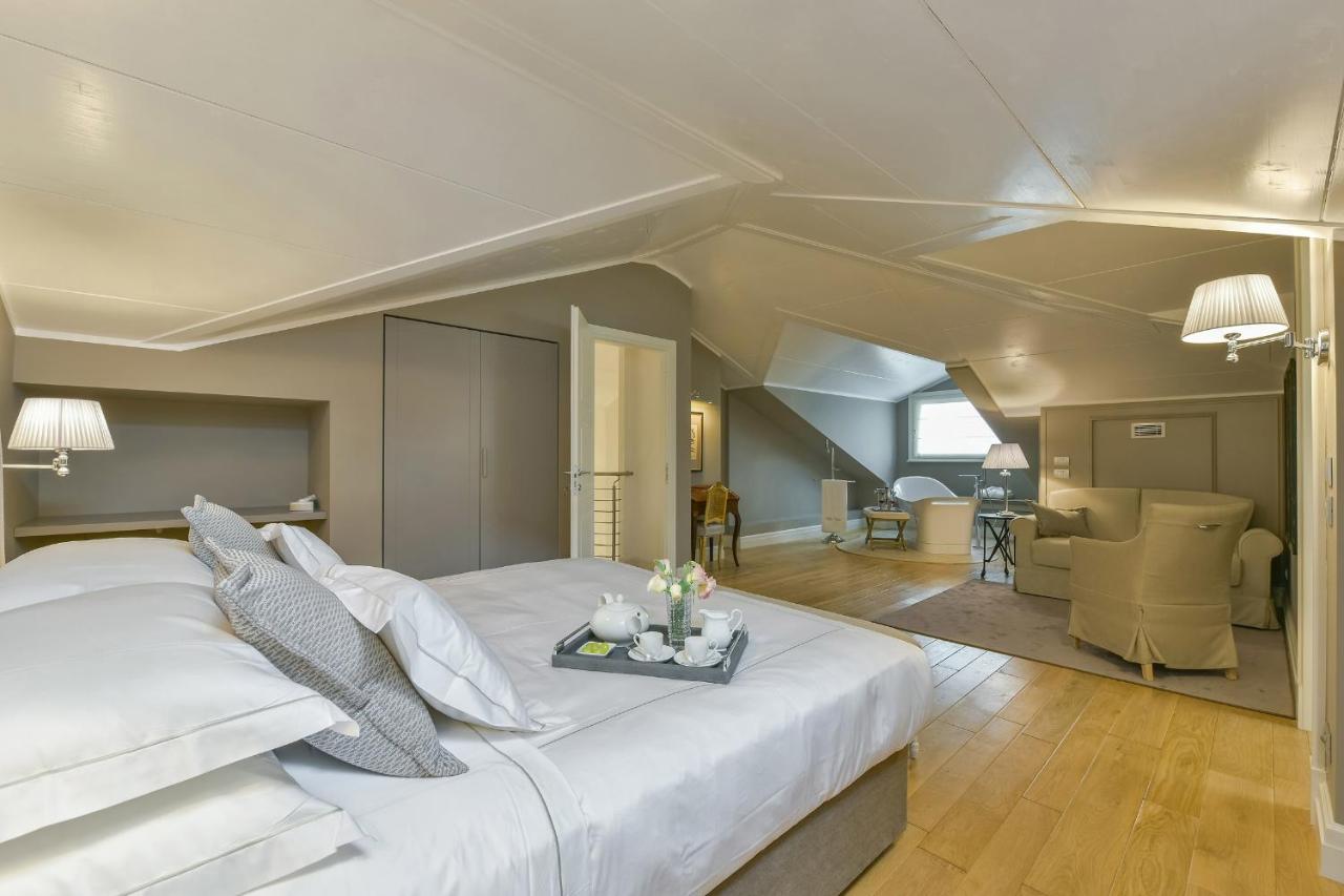 Deluxe Two-Bedroom Apartment - Split Level