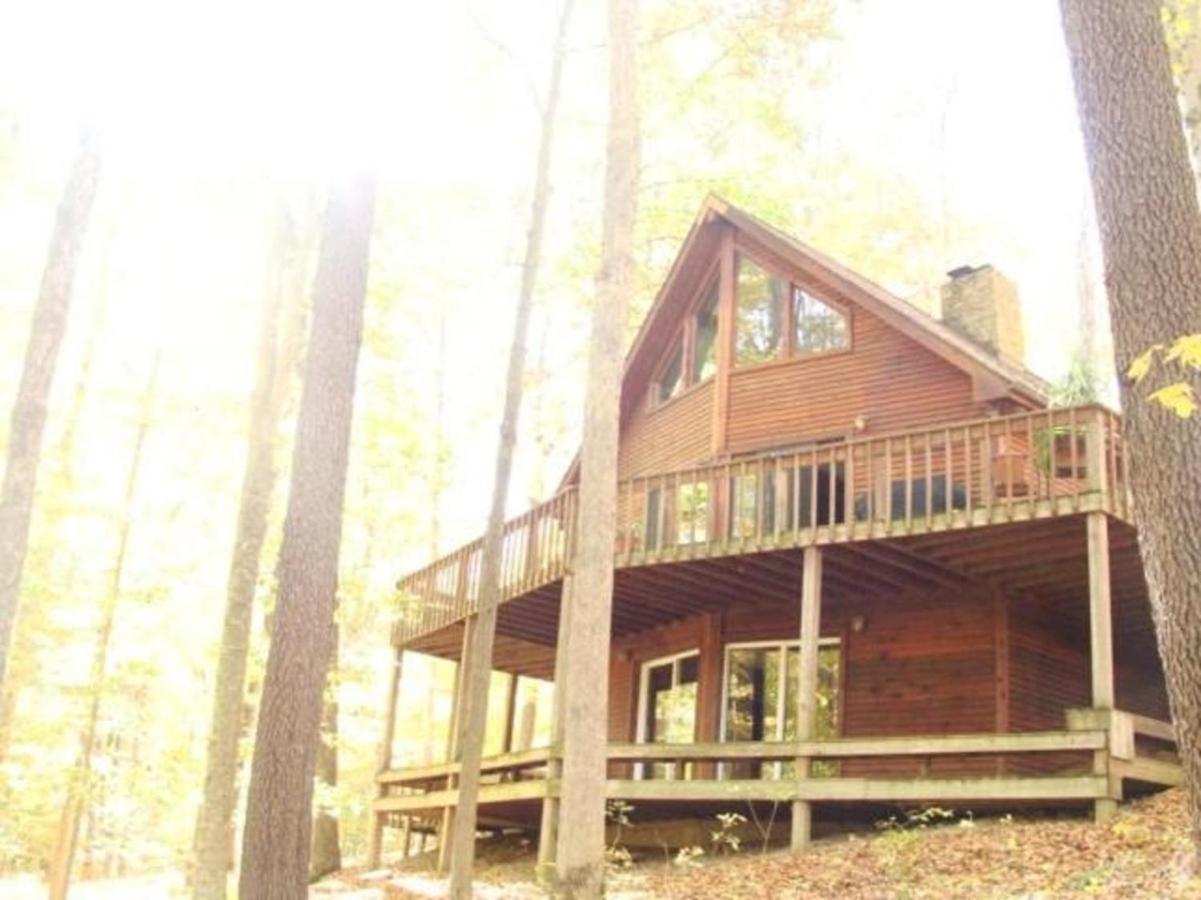 Wooded & Fabulous Brown County Cabin with Hot Tub Near Nashville, IN - B&B Nashville