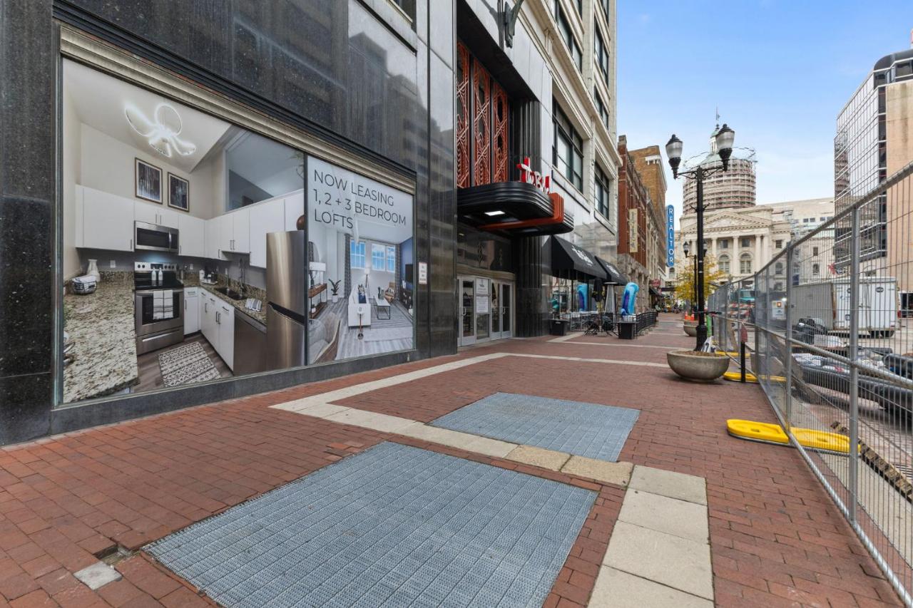 Urban Indy Retreat -Dedicated Workspace- Gym- Walk to Convention- Perfect for Family - Ferienwohnung Indianapolis