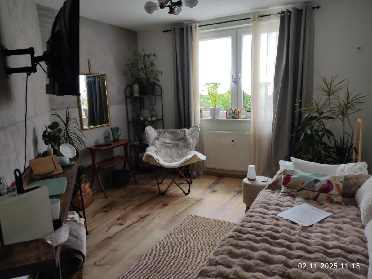 Einzelzimmer neu, von Privatperson , inkl Netflix - B&B Bielefeld