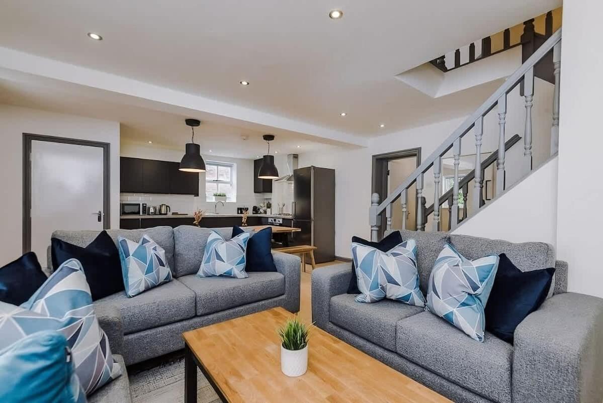 Central 4 beds with Free parking - Chambres d'hôtes Liverpool