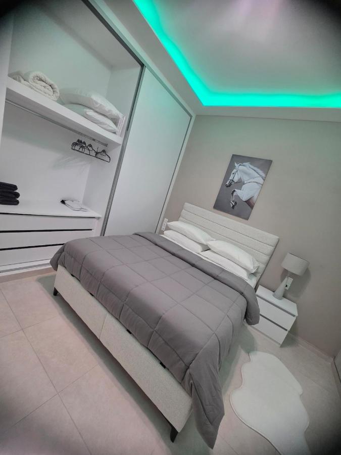 Theo Luxury House - B&B Patrasso