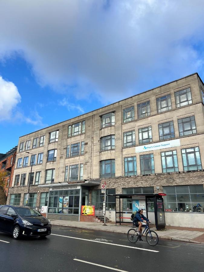 Entire flat in Battersea-Clapham - B&B London