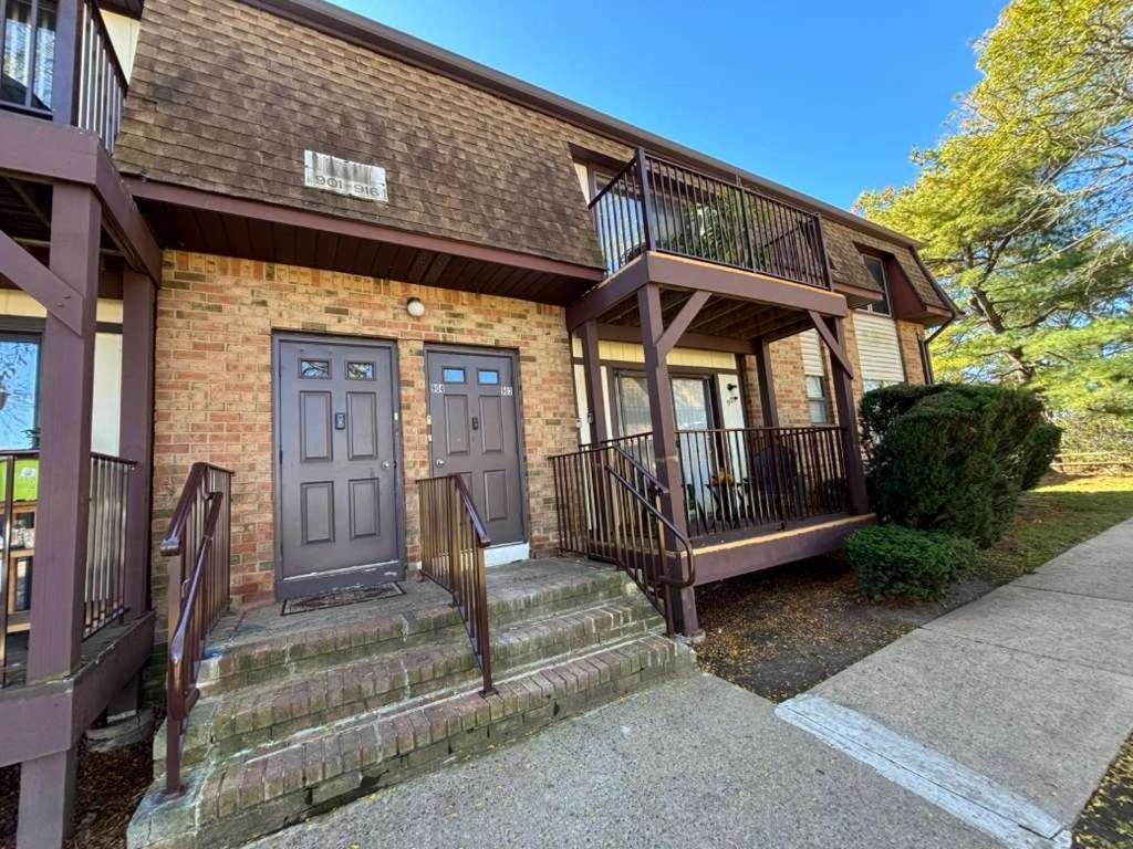 Entire Cozy Apartment Fully Renovated Modern Style - Ferienwohnung North Brunswick