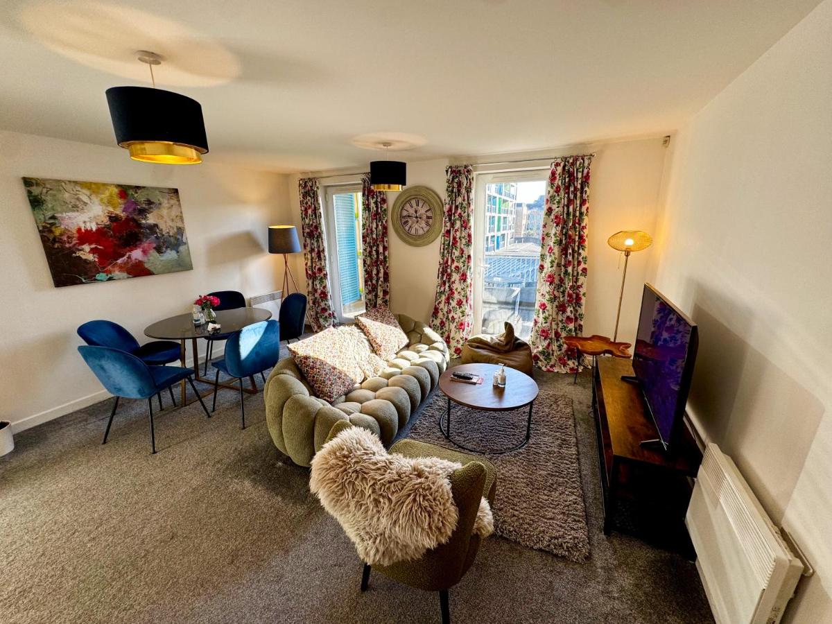 Blueberry Tree Apartment with Balcony by TrainStation - B&B Cambridge