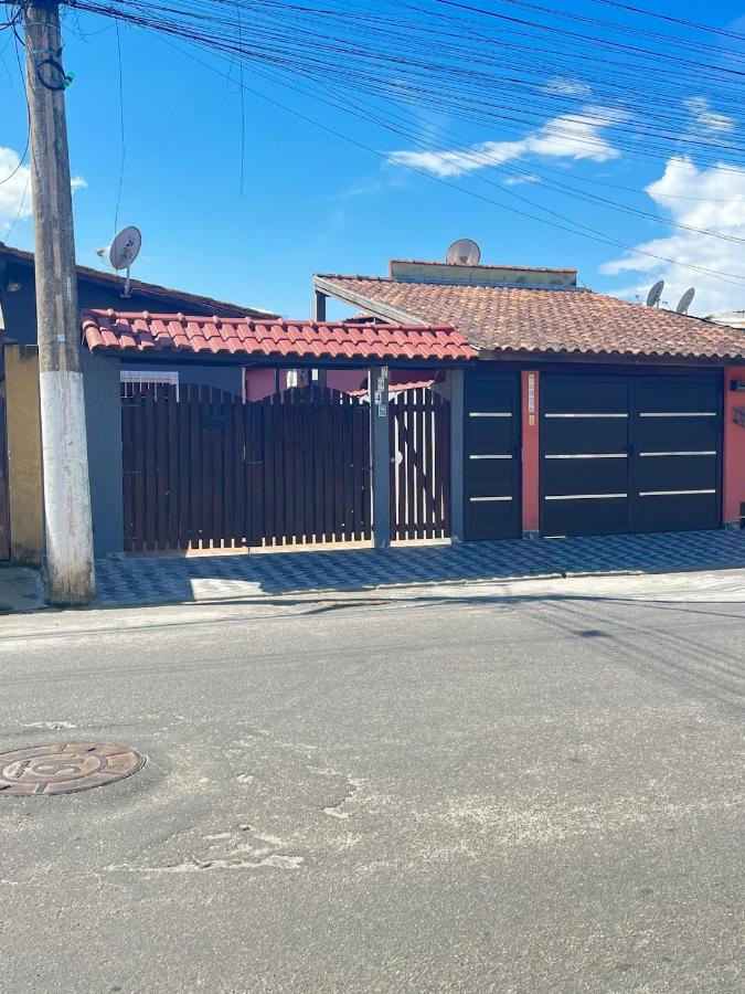 Casa com área gourmet e piscina em Caraguatatuba - B&B Caraguatatuba