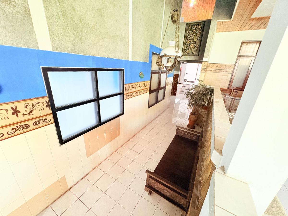 RedDoorz near Jawa Timur Park 1 - B&B Batu