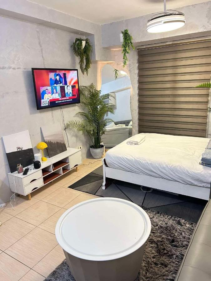 East Service Road Condotels - B&B Manila