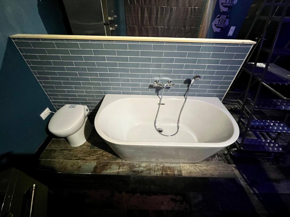 Le Garage - logement insolite à 2 pas de Lille - B&B Sainte-Marguerite