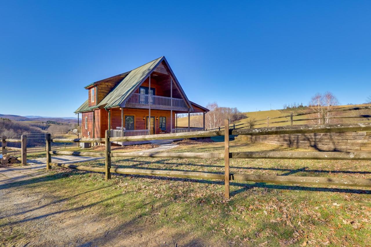 Decks and Panoramic Views Rustic Sparta Cabin - B&B Sparta