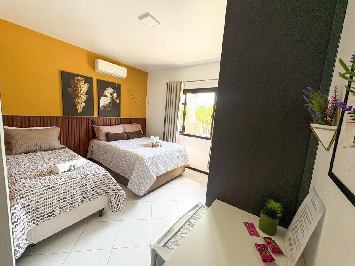 Hospedagem com café da manhã - Quarto 1 - Hospedaria Orquídeas de Bombinhas - B&B Bombinhas