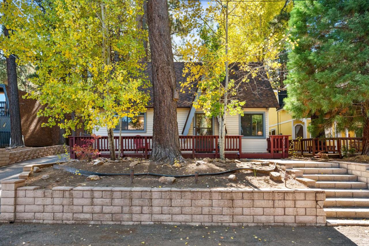 Peregrine Chalet - Hot Tub, Walk to Slopes, Shuttle, Fenced Yard, BBQ - B&B Big Bear Lake