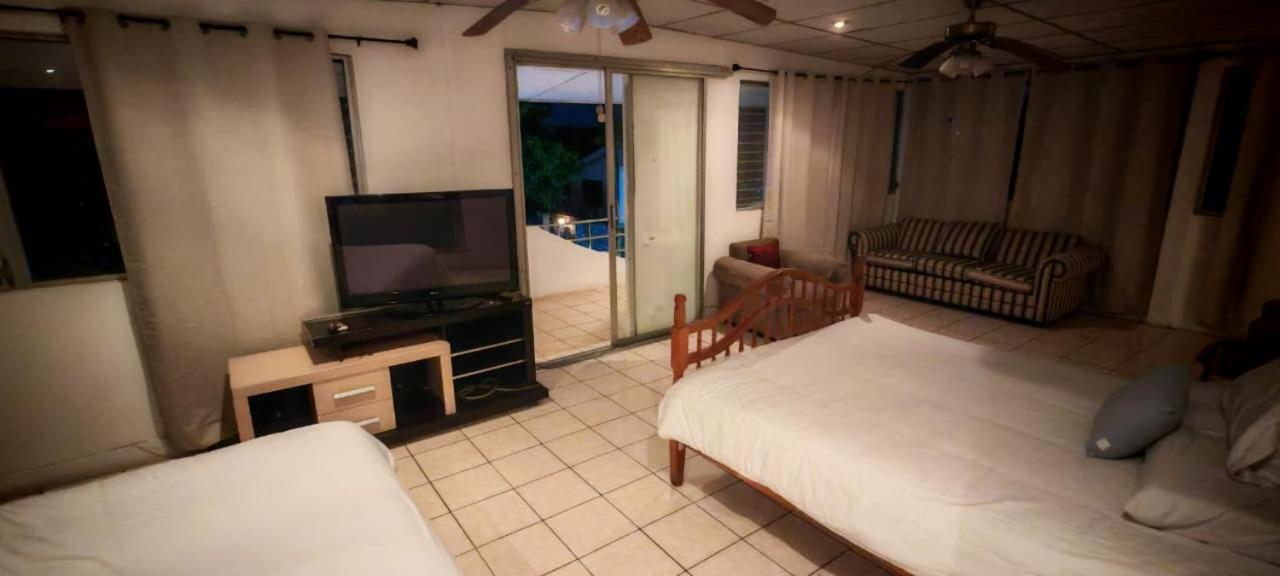 Habitación en San Salvador - Ferienwohnung San Salvador