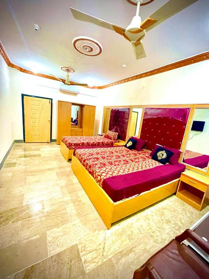 Giggling Guest House - B&B Karachi