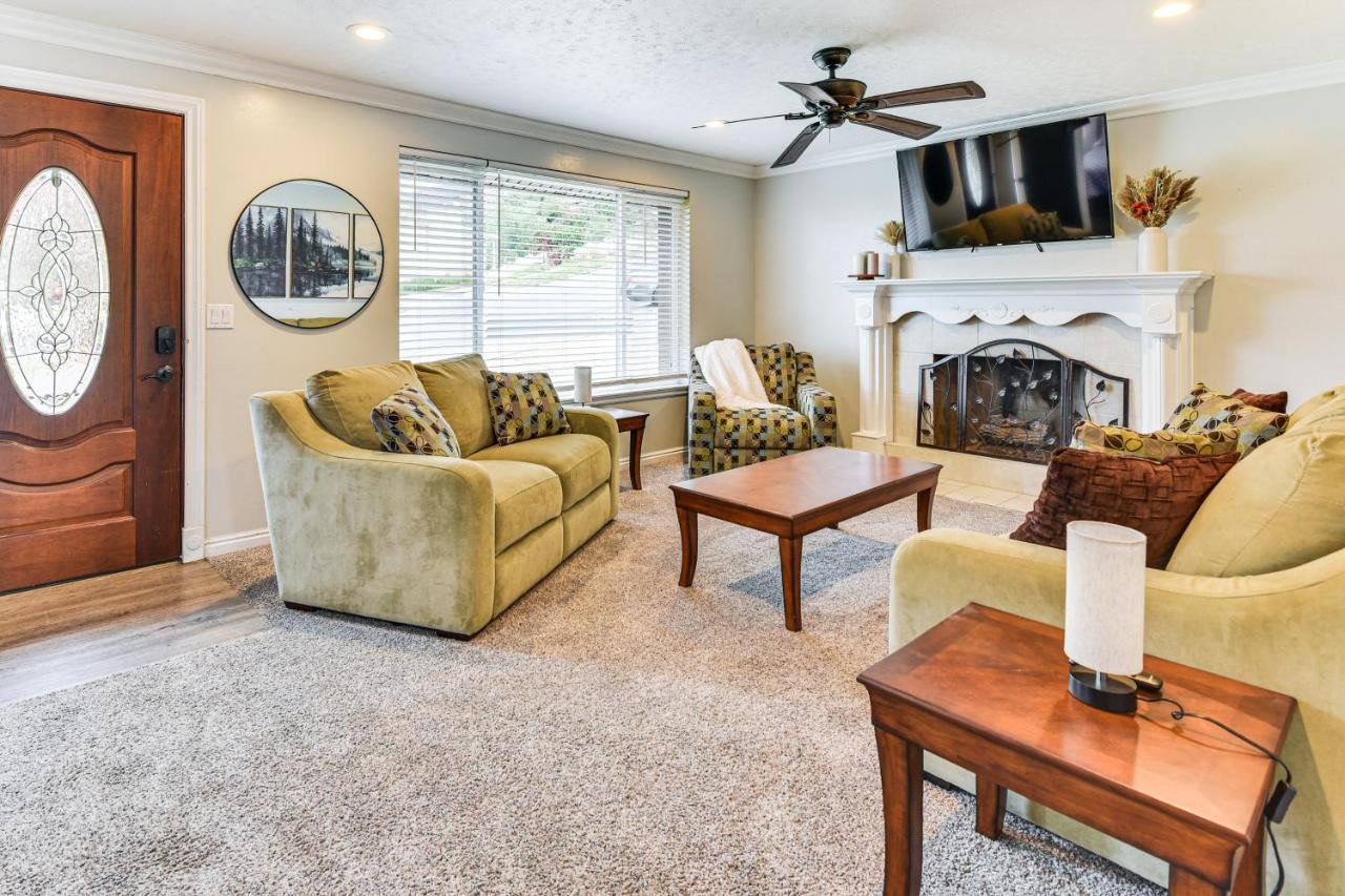Mountain-View Retreat w/ Hot Tub in Centerville! - Chambres d'hôtes Centerville
