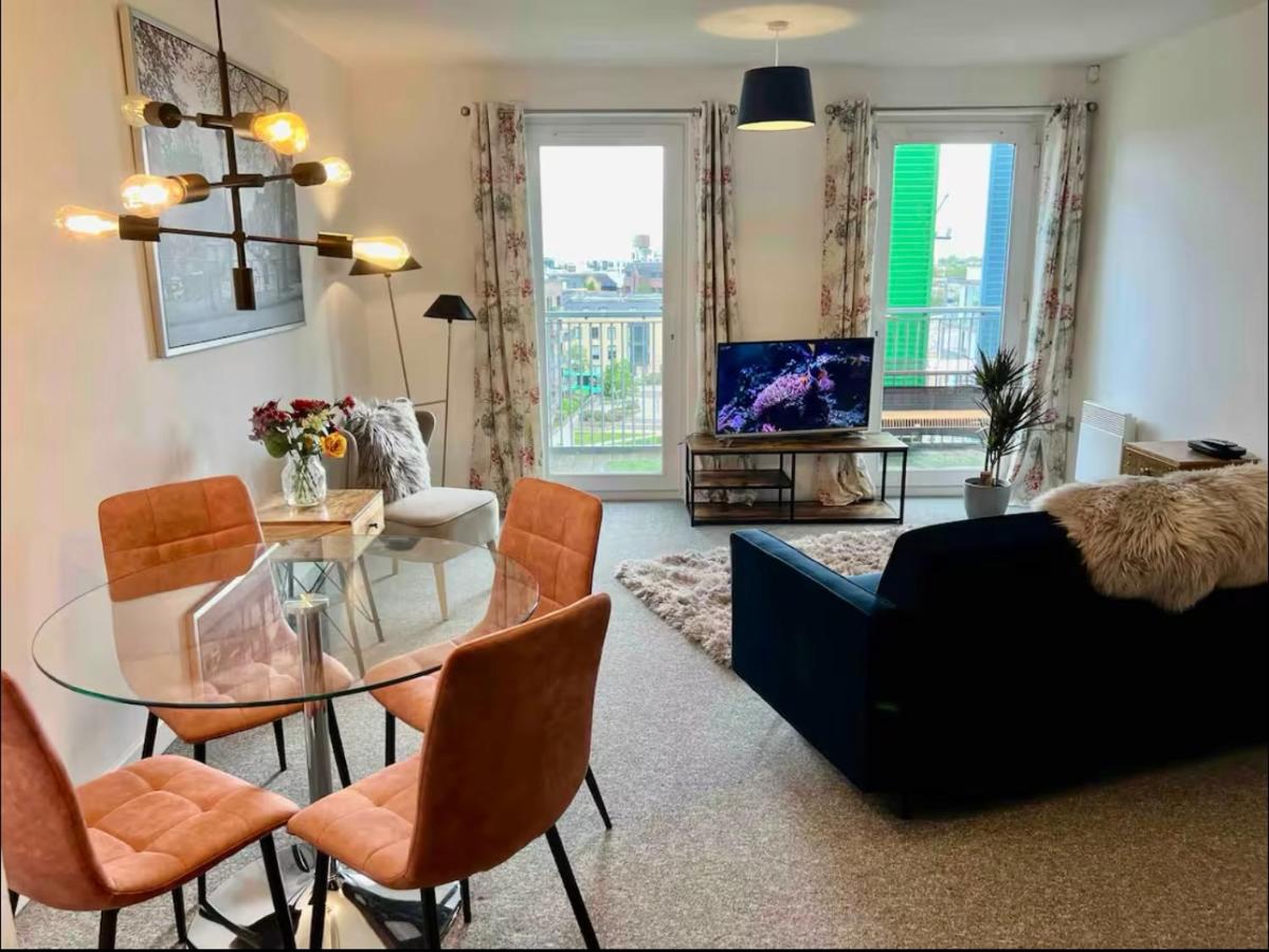 One-Bedroom Apartment with Balcony