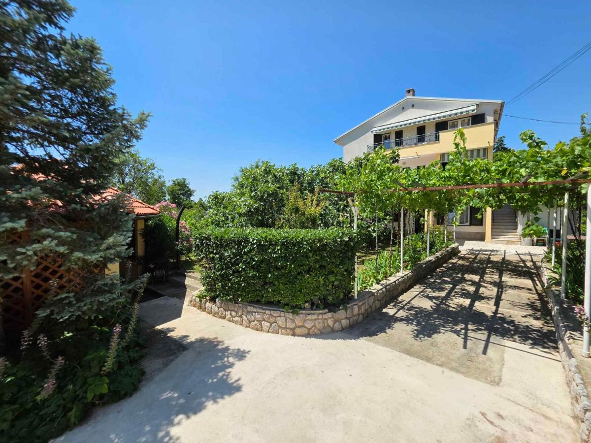 Apartments in Novi Vinodolski 15477 - B&B Novi Vinodolski