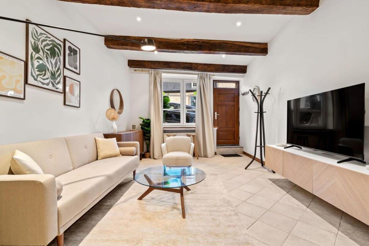 Cozy Apt with Smart TV, Elevator & Equipped Kitchen - Ferienwohnung Luxemburg