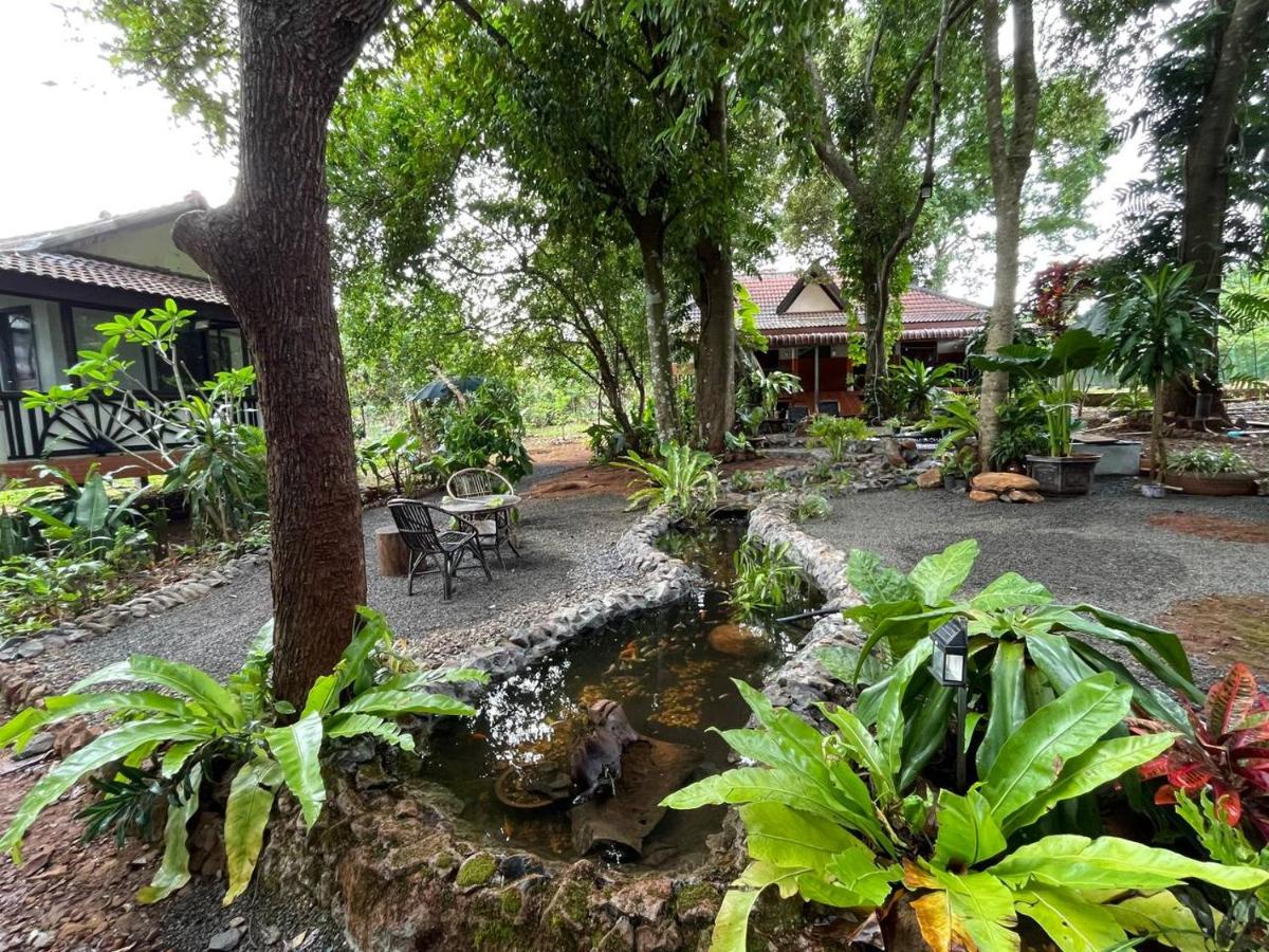 VANESSA'S GARDEN Restaurant & Bungalow - B&B Phumĭ Anlóng Svay