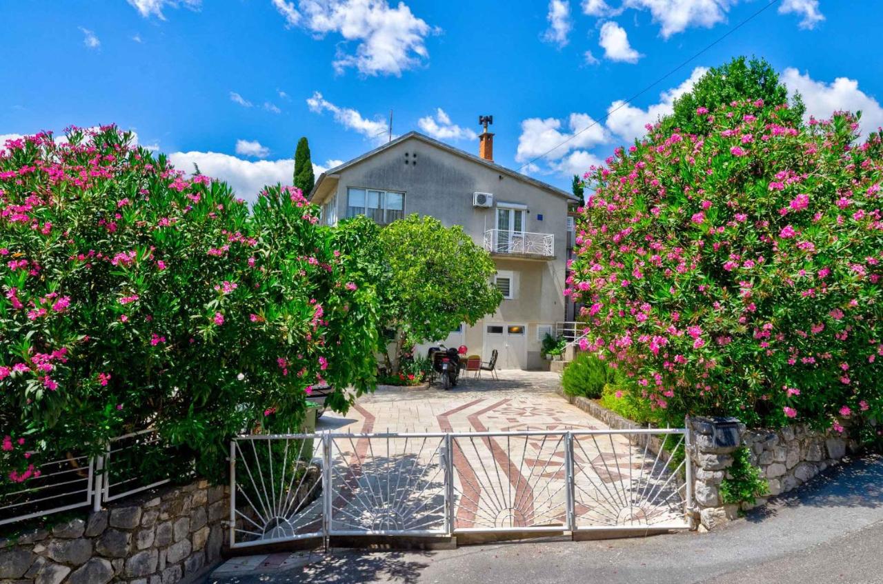 Apartments in Crikvenica 39424 - B&B Cirquenizza