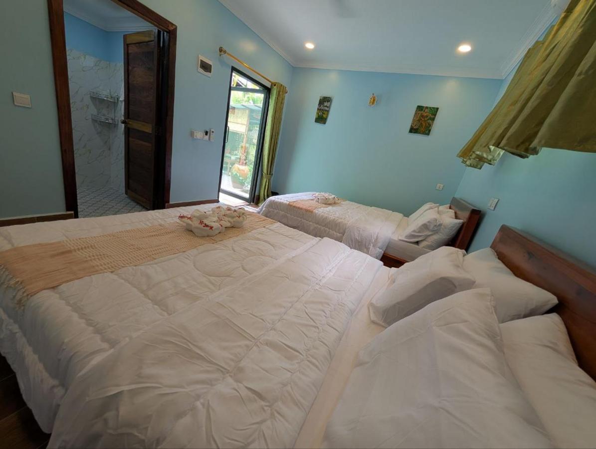 Bungalow - Water Front