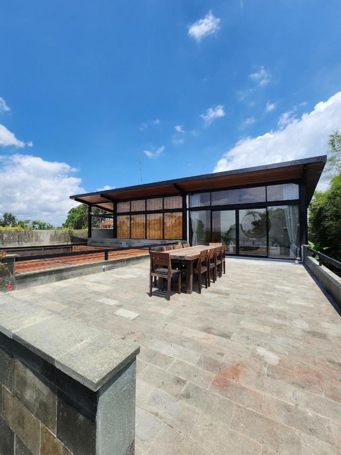 4 BR Retreat Villa - Beach Access - Ferienwohnung Tanah Lot