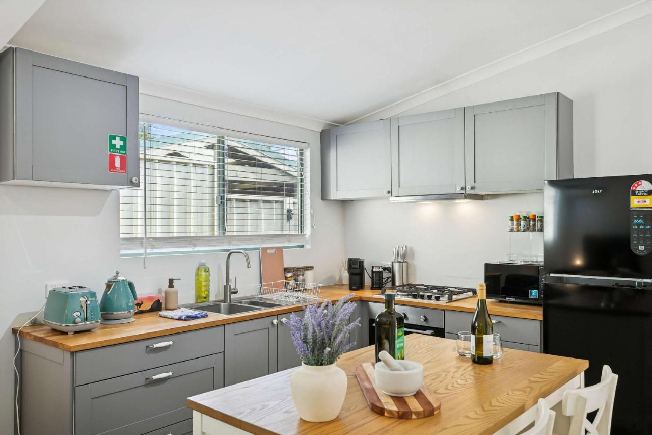 Cozy Sunset Villa 2BR Hamptons 200MBs Wifi - B&B Perth