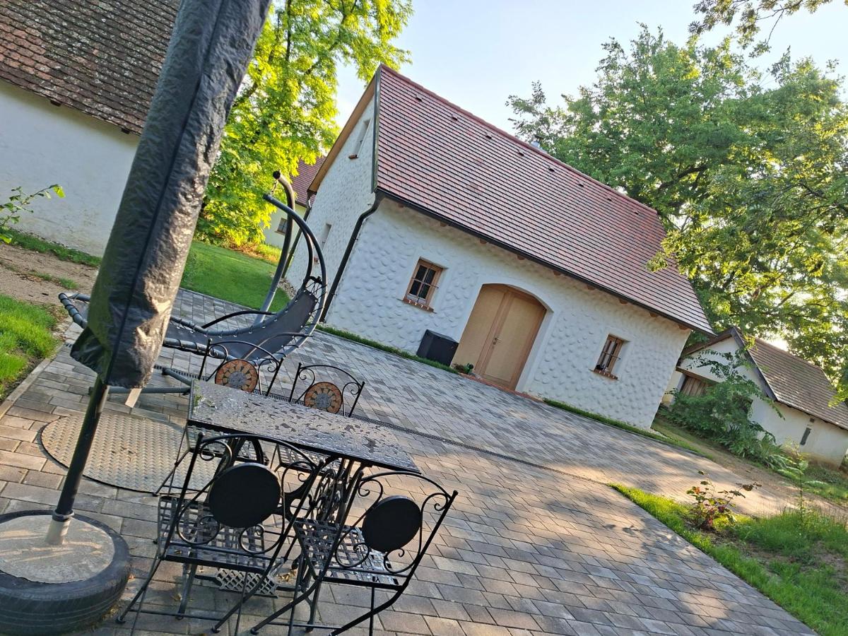 Weinkeller Gehringer - B&B Guntersdorf