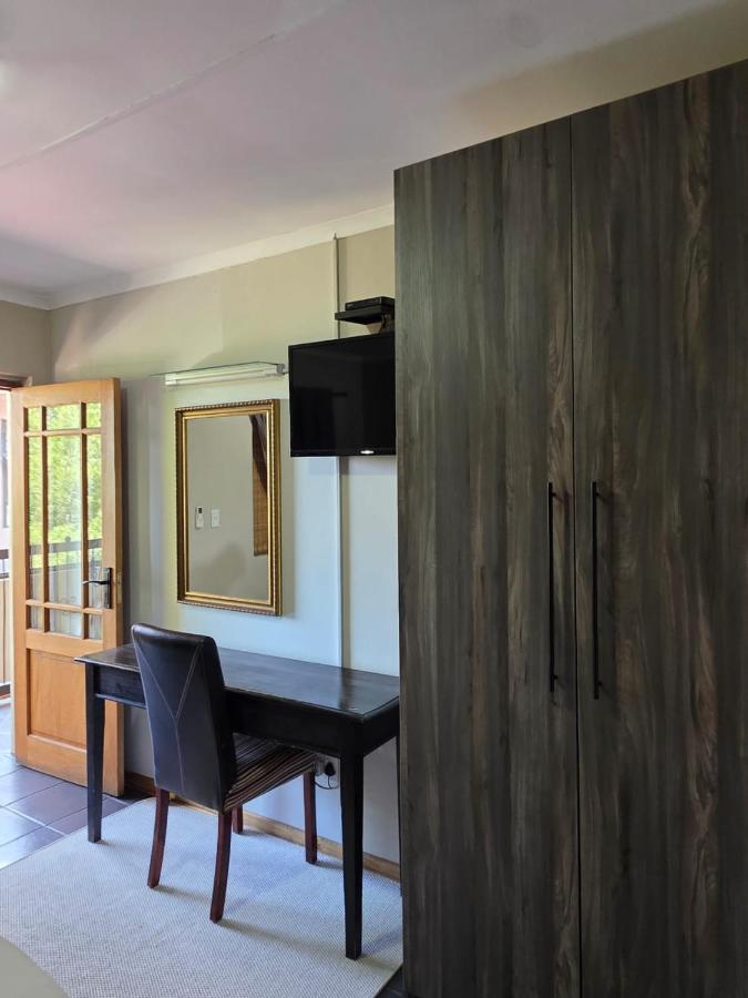 Two Bells Guest House - B&B Bloemfontein