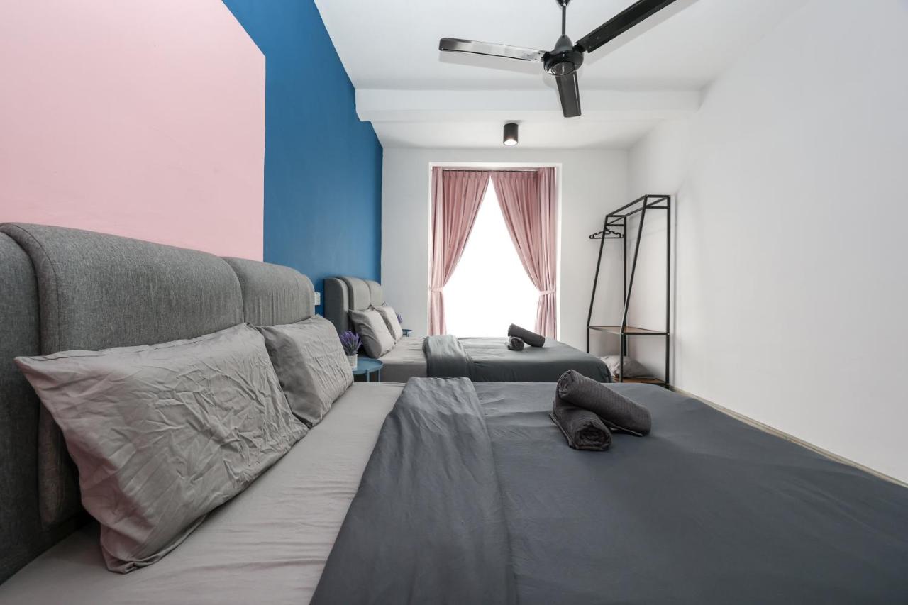 Blue & Pink Haven by Clover Home Emerald Avenue 5-06 - B&B Brinchang
