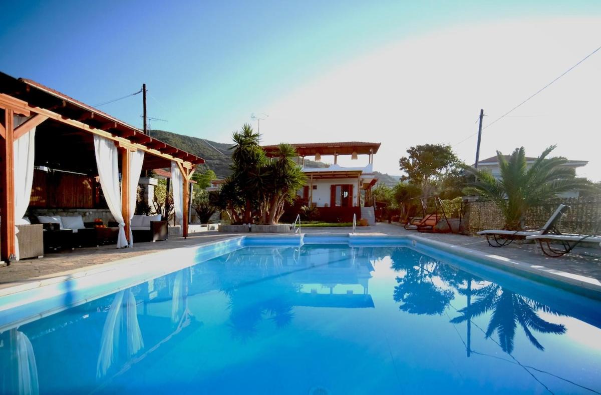 Cittadella Asprovalta 3BR - private pool - B&B Asproválta