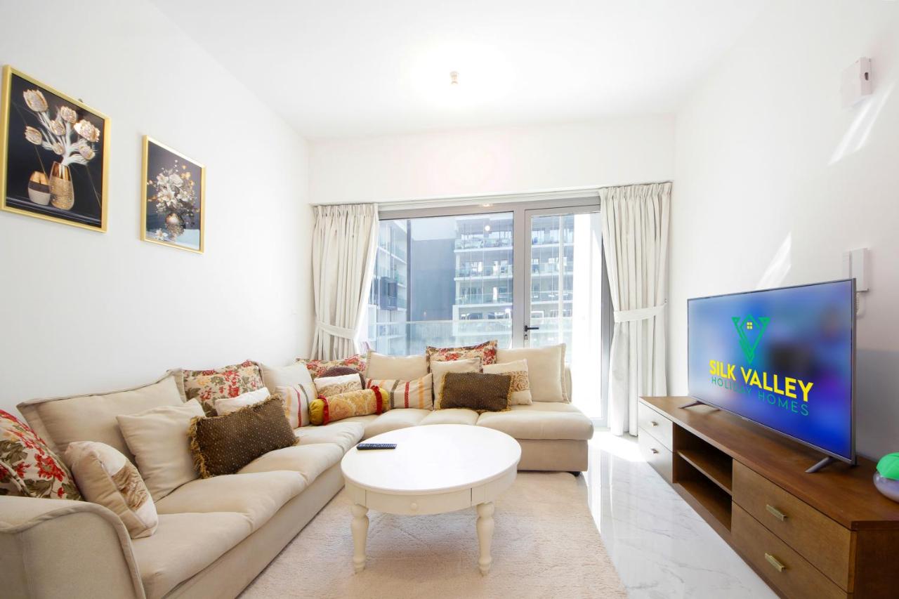 Silk Valley - 1B with Balcony near Masdar Park - B&B Abu Dhabi Island and Internal Islands City