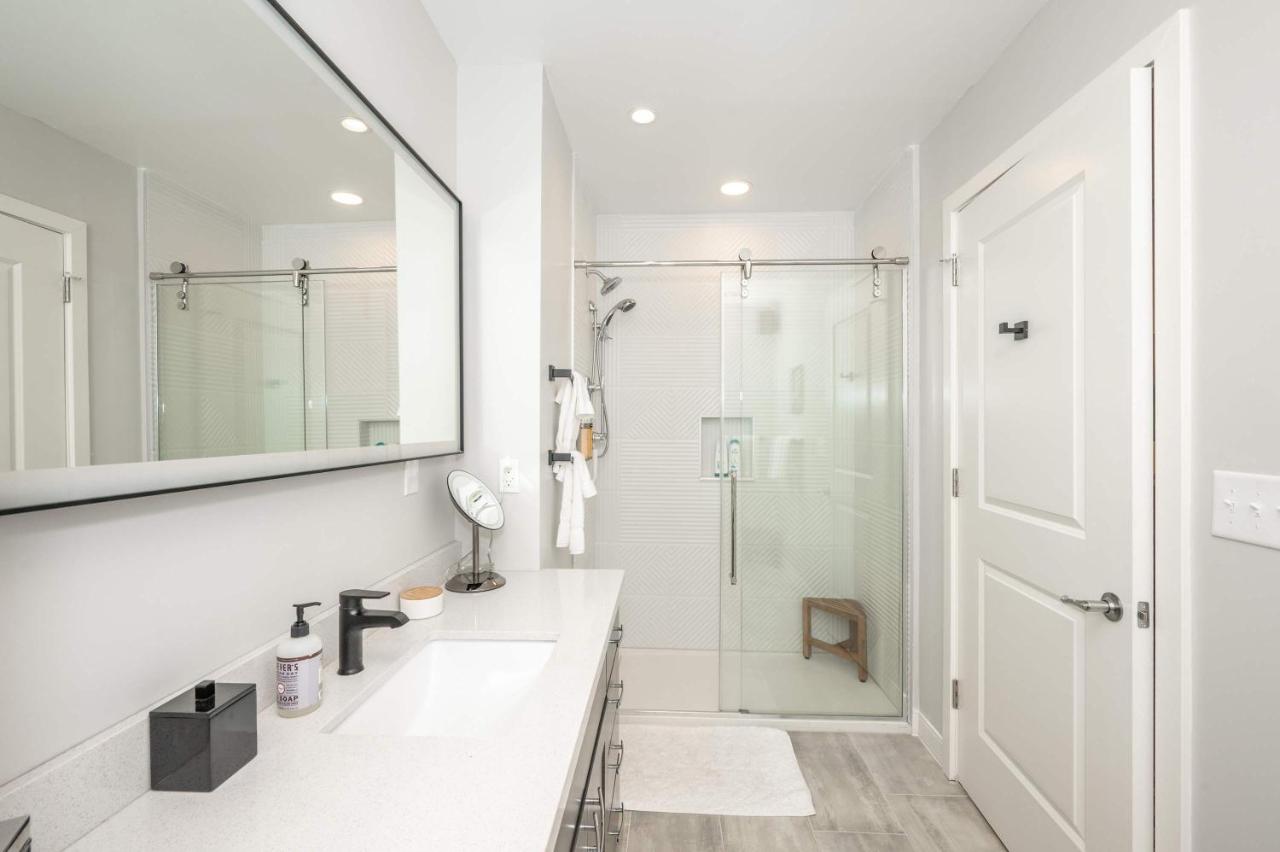 Cincy Grand Loft, 2BR, Walk to Reds & Taft - Ferienwohnung Cincinnati