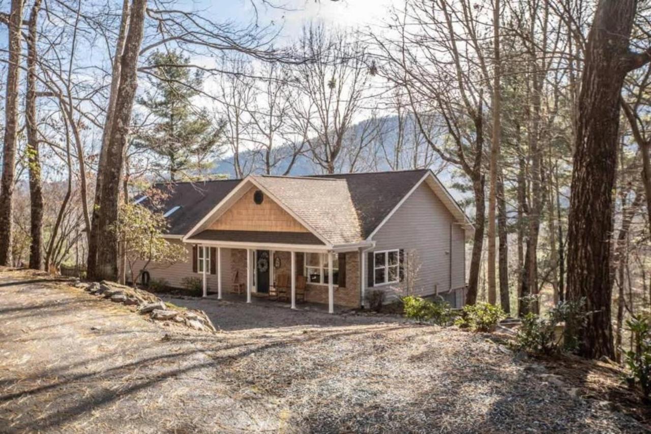 Jeter Mountain Lookout- breath taking views - B&B Hendersonville