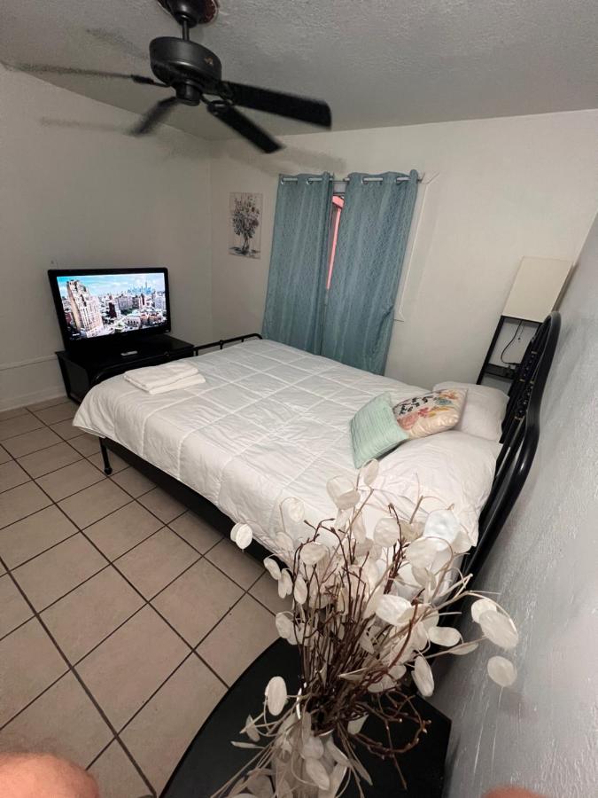 Central Phoenix Value Stay Blue Room