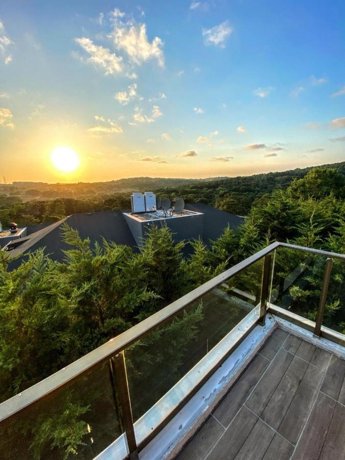 Ahmed Teacher's hotel, including breakfast, closest to the airport - Chambres d’hôtes Arnavutköy