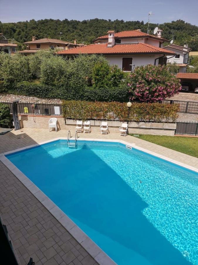 Appartamento Polpenazze - Relax in collina con piscina - B&B Polpenazze del Garda