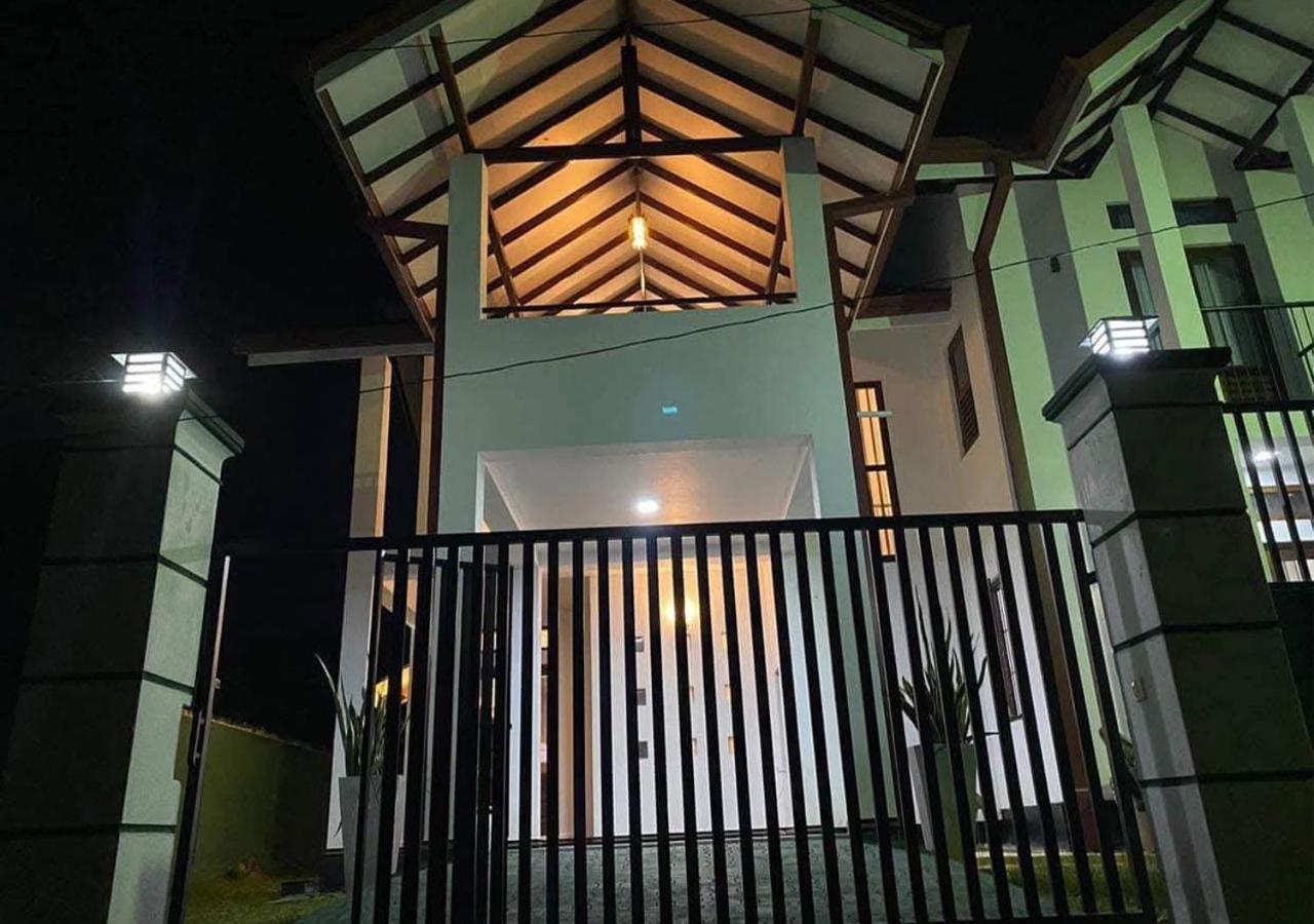 B N S D Villa - B&B Negombo