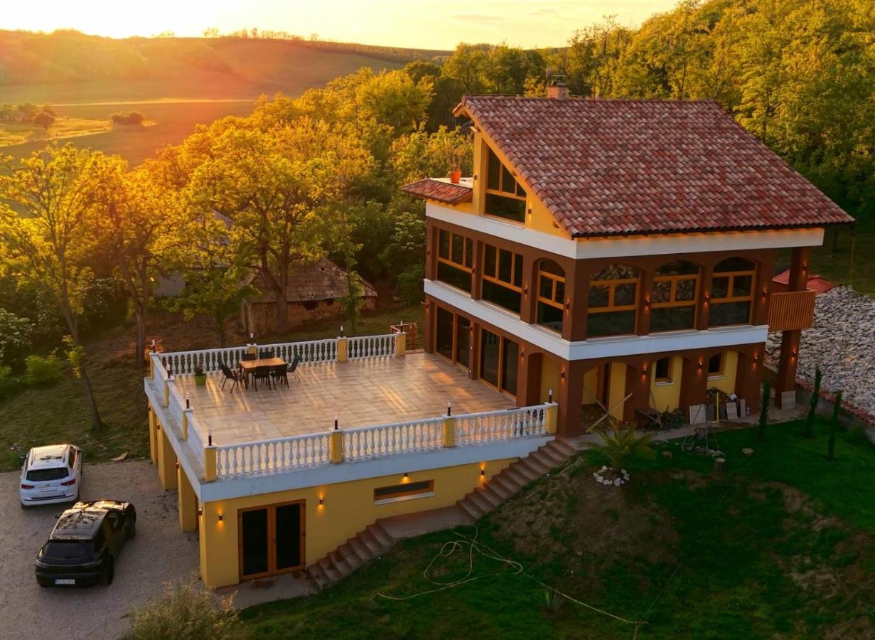 Villa Beelvita&Jacuzzi - Chambres d’hôtes Bielovce