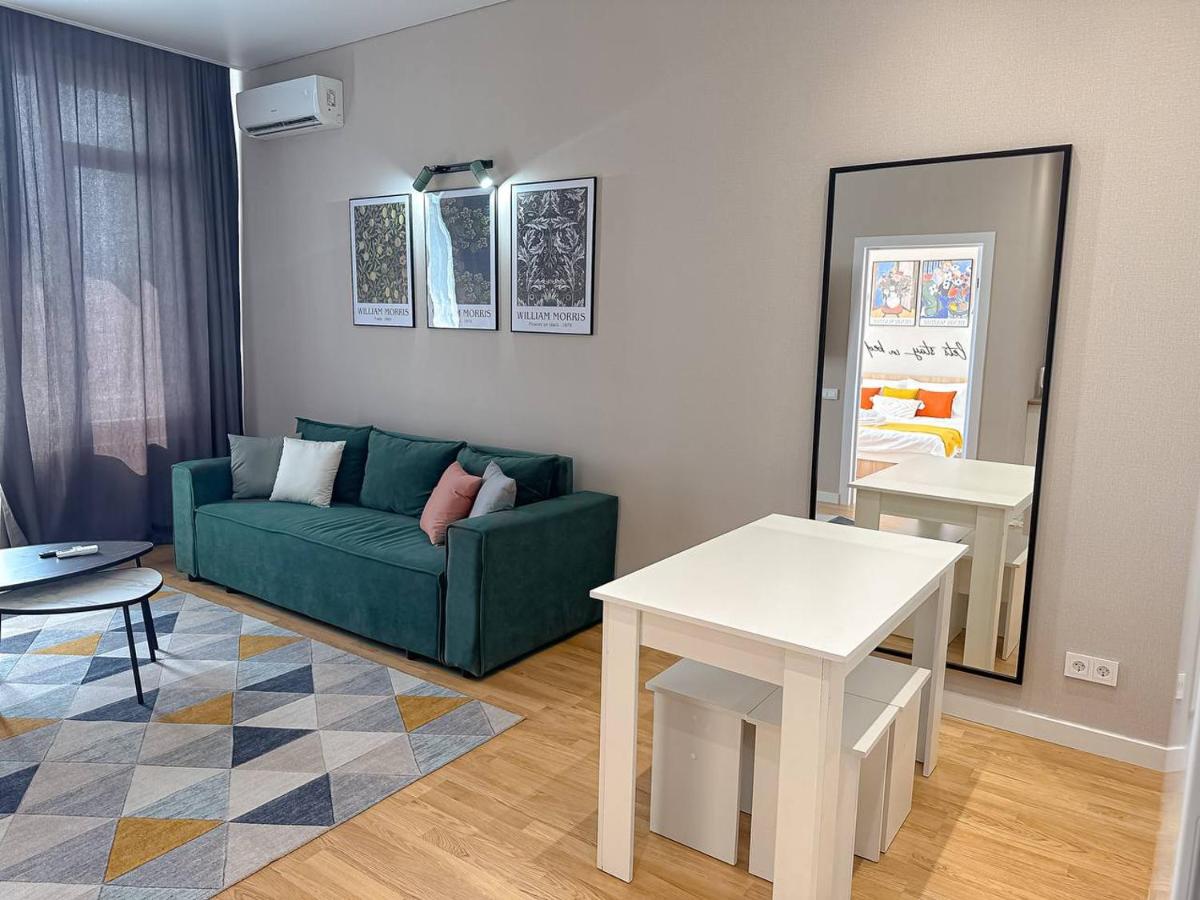 ЖК Land Mark Apartment - Bed and Breakfast Astana