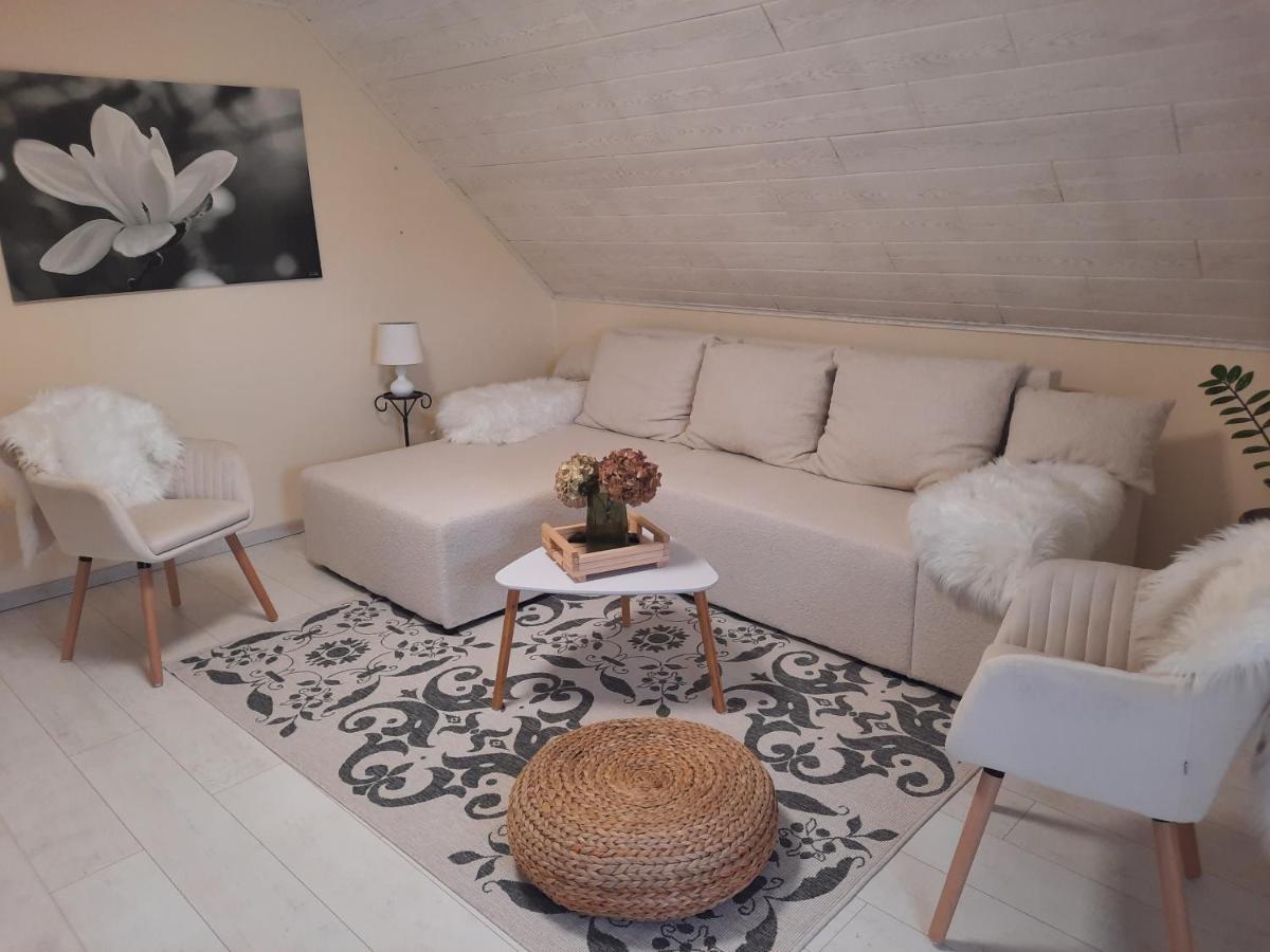 Sarkcsillag Vendégház - B&B Kiskőrös