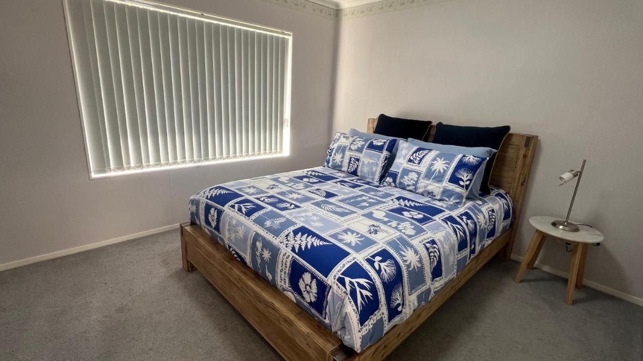 Family friendly Home with views of Manukau and Auckland city - Chambres d'hôtes Auckland