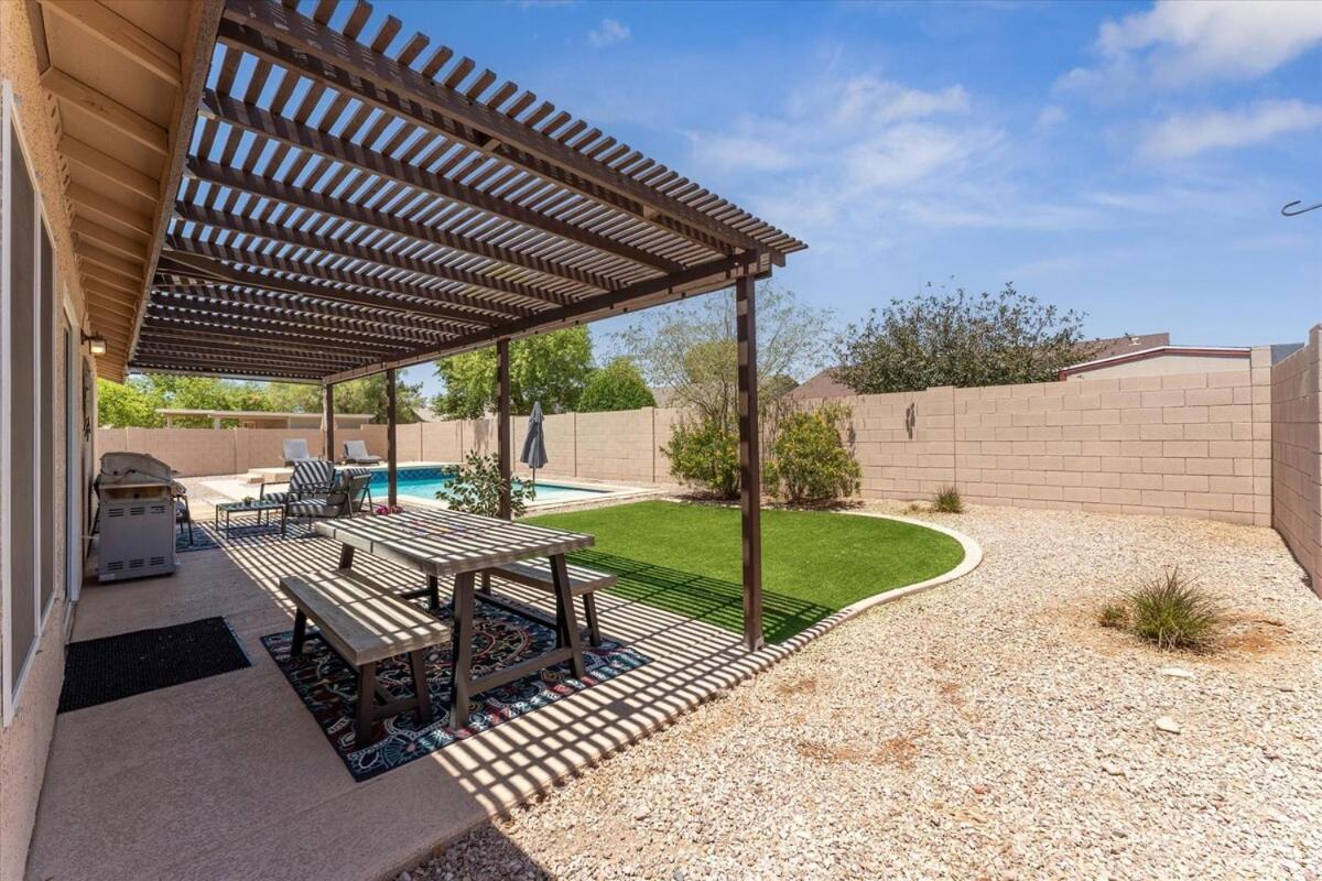 Desert Oasis STV QC Salt Pool and Baja Deck - Chambres d’hôtes San Tan Valley