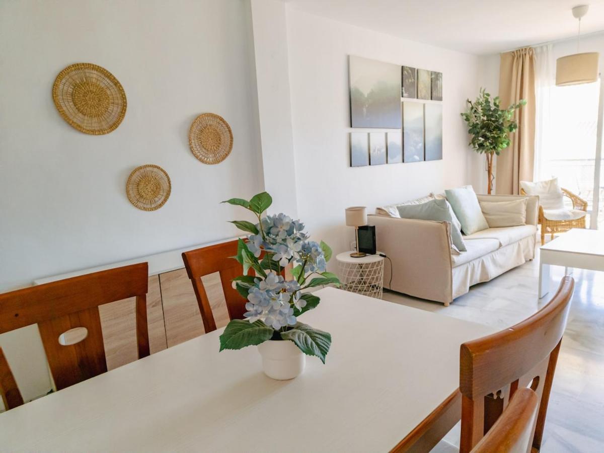 Apartamento tranquilo y luminoso, terraza, parking - B&B Torre de Benagalbón