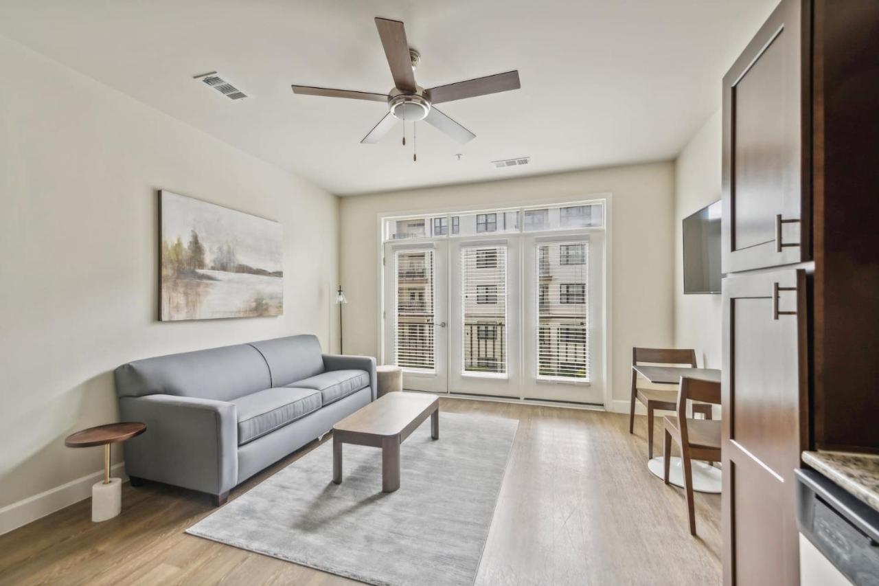 Studio met Queensize Bed (Zelf Inchecken bij Virtuele Receptie)