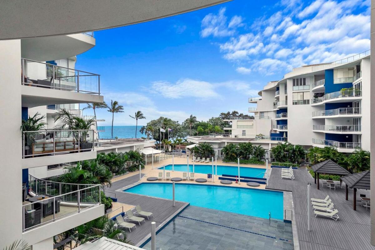 Beachfront Luxury Resort Living - Bed and Breakfast Urangan