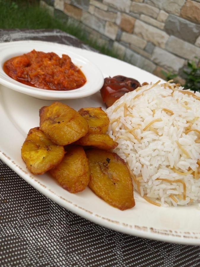 Groove Vacation Homes - B&B Kasoa